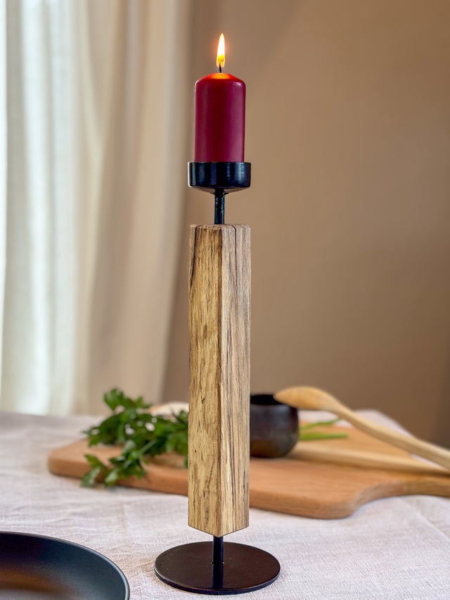 Kerzenständer aus Holz und Metall